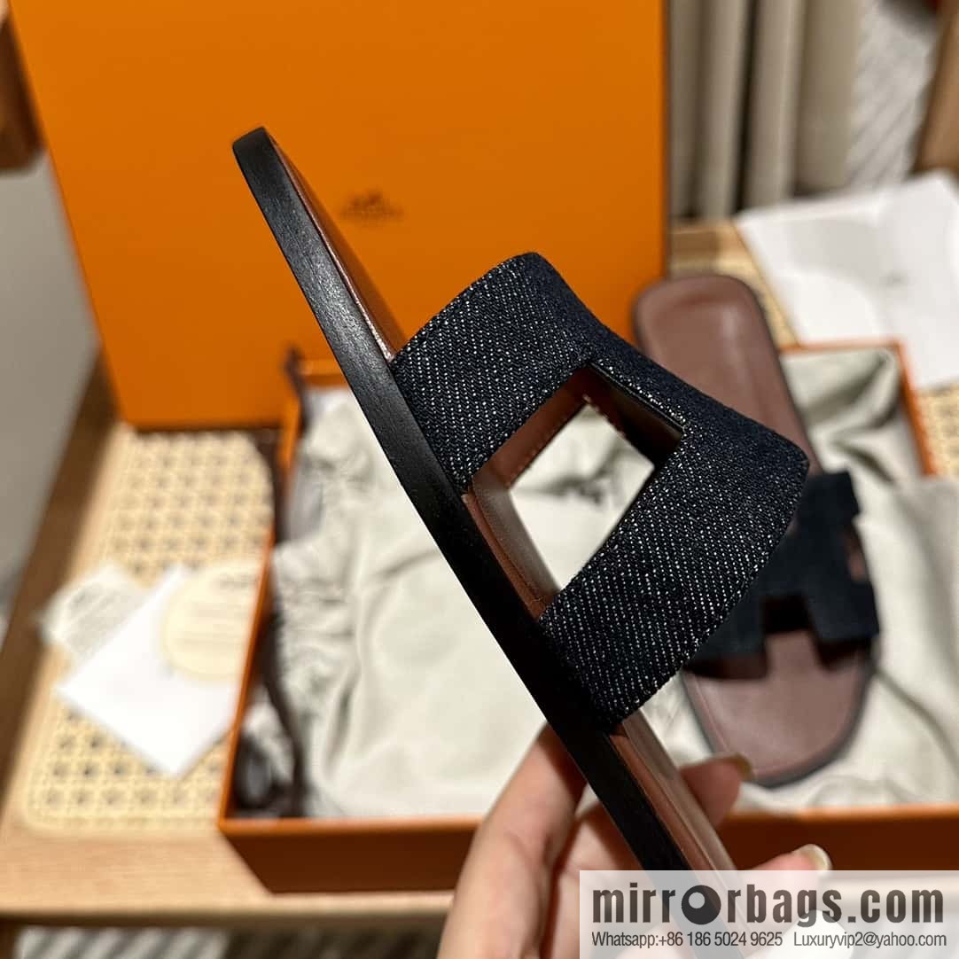 Hermès leather outsole H slippers, dark brown and black.
