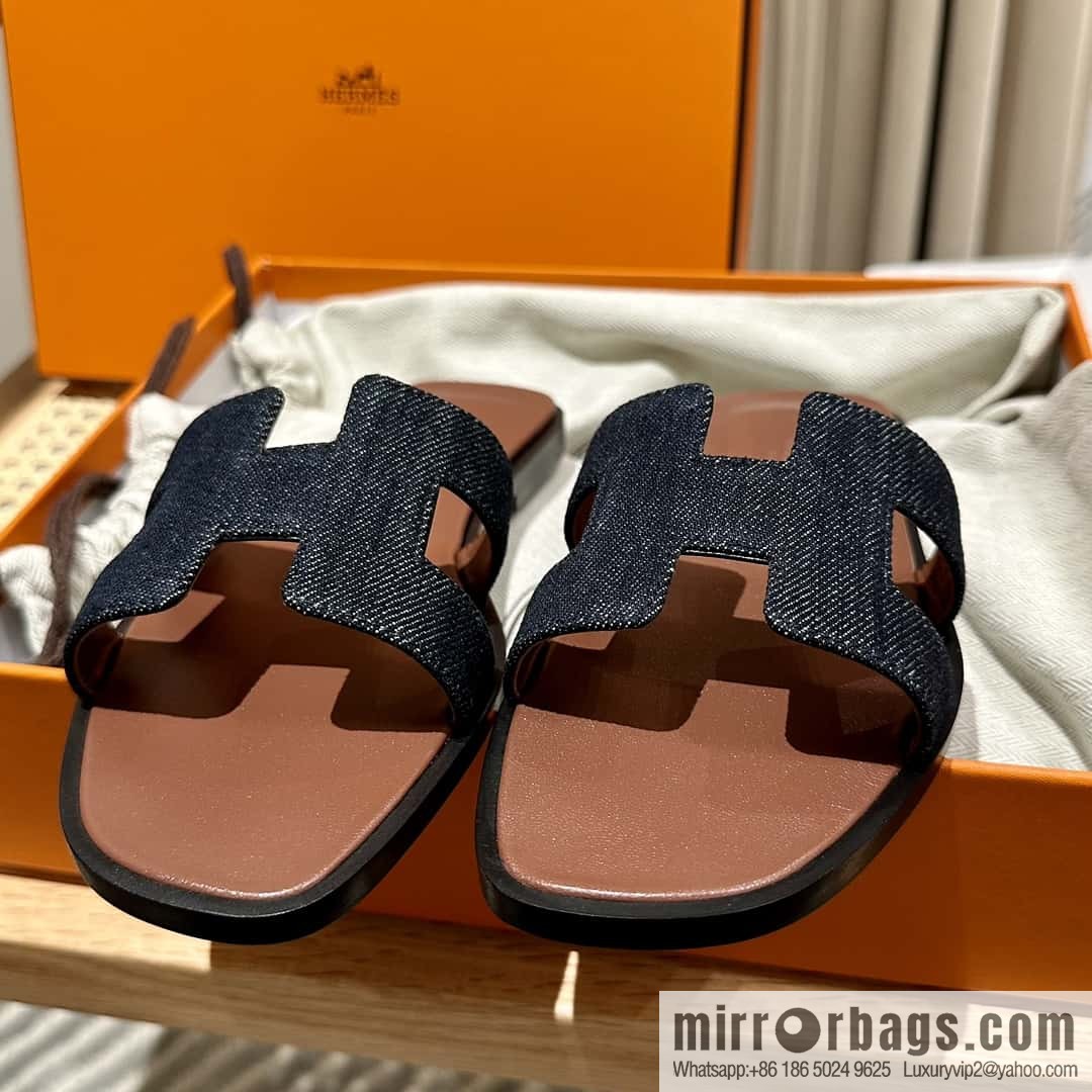 Hermès leather outsole H slippers, dark brown and black.