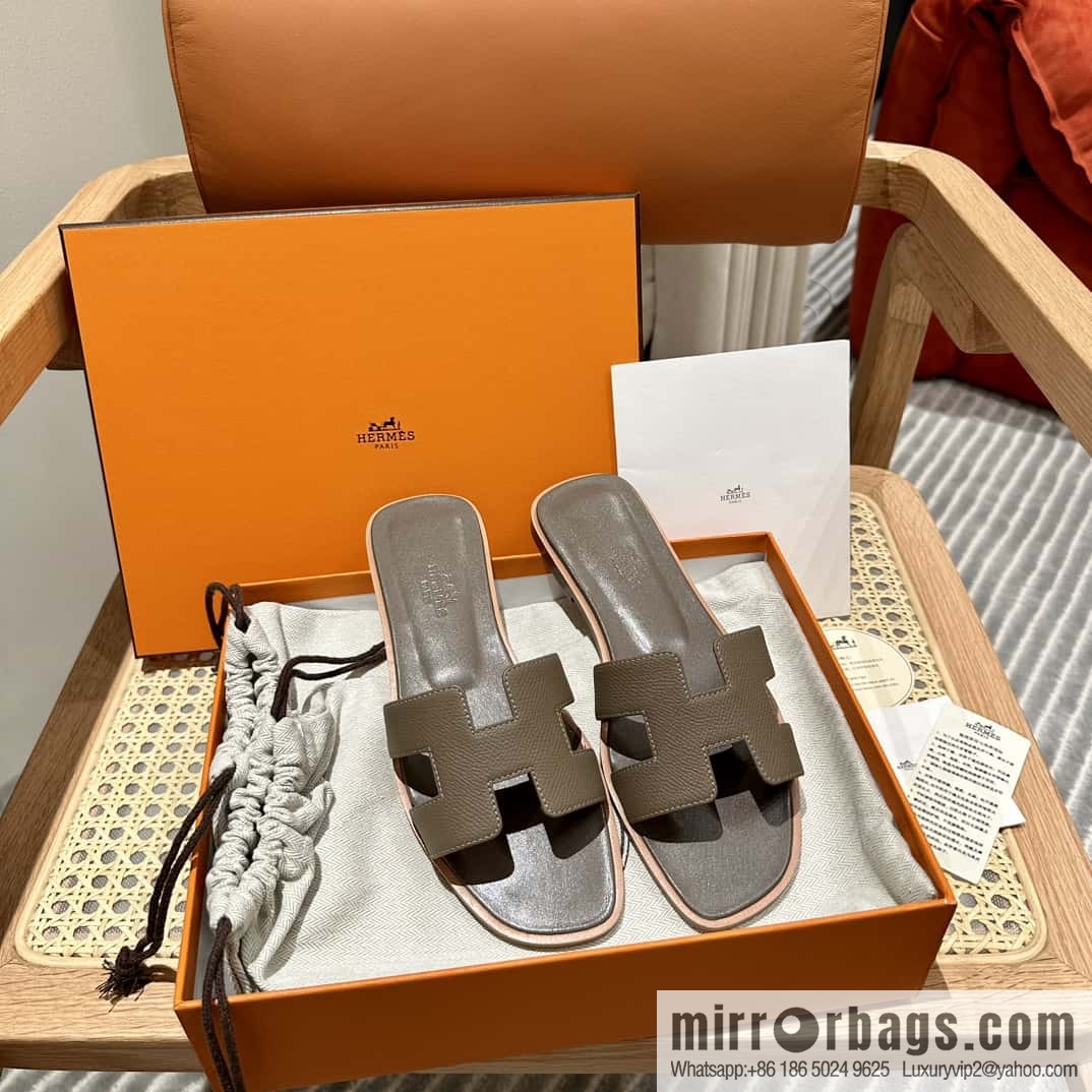 Hermès leather outsole H slippers, elephant gray