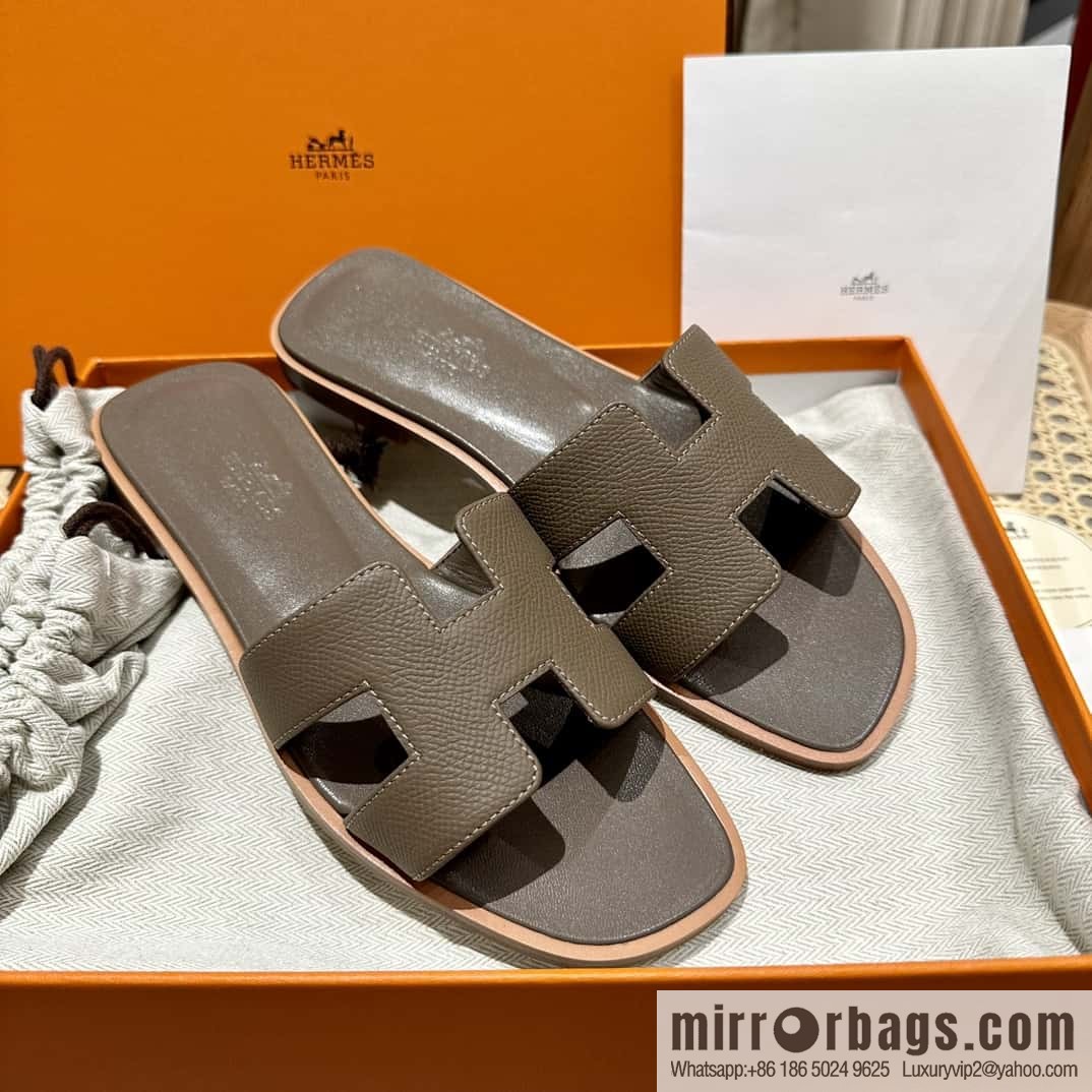Hermès leather outsole H slippers, elephant gray