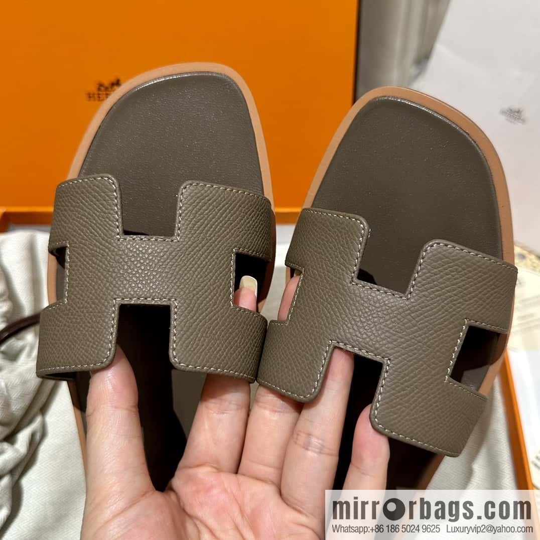 Hermès leather outsole H slippers, elephant gray