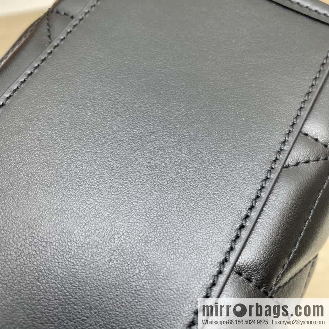 GUCCI GG Marmont small matlassétote bag 681483 gr