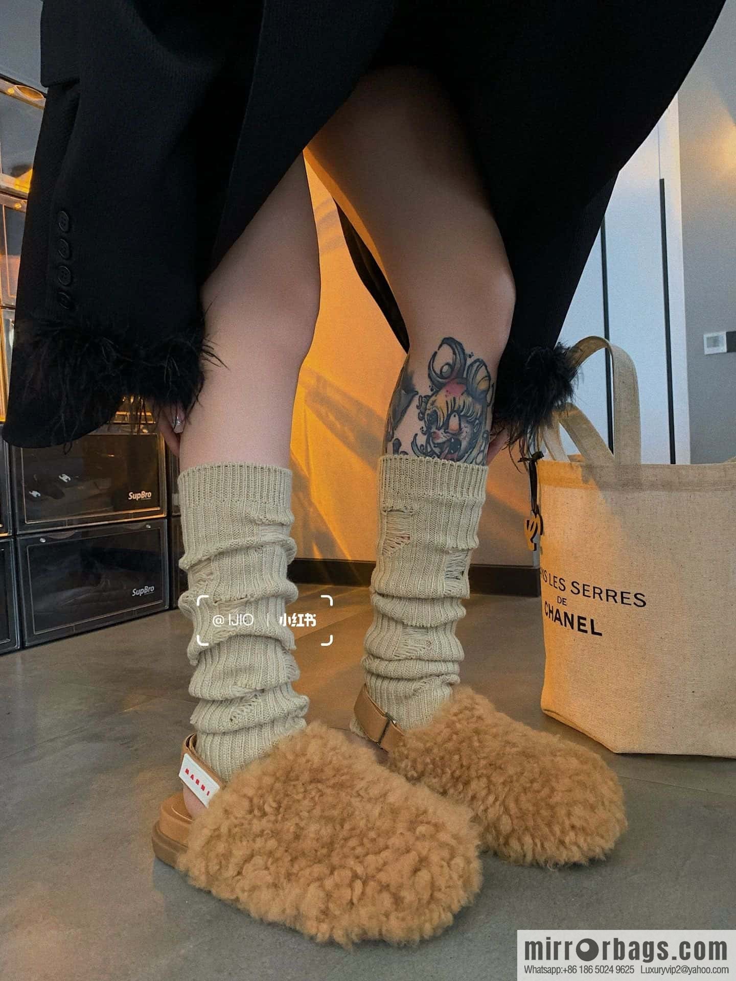 Marni autumn and winter round head fur integrated fluff slippers