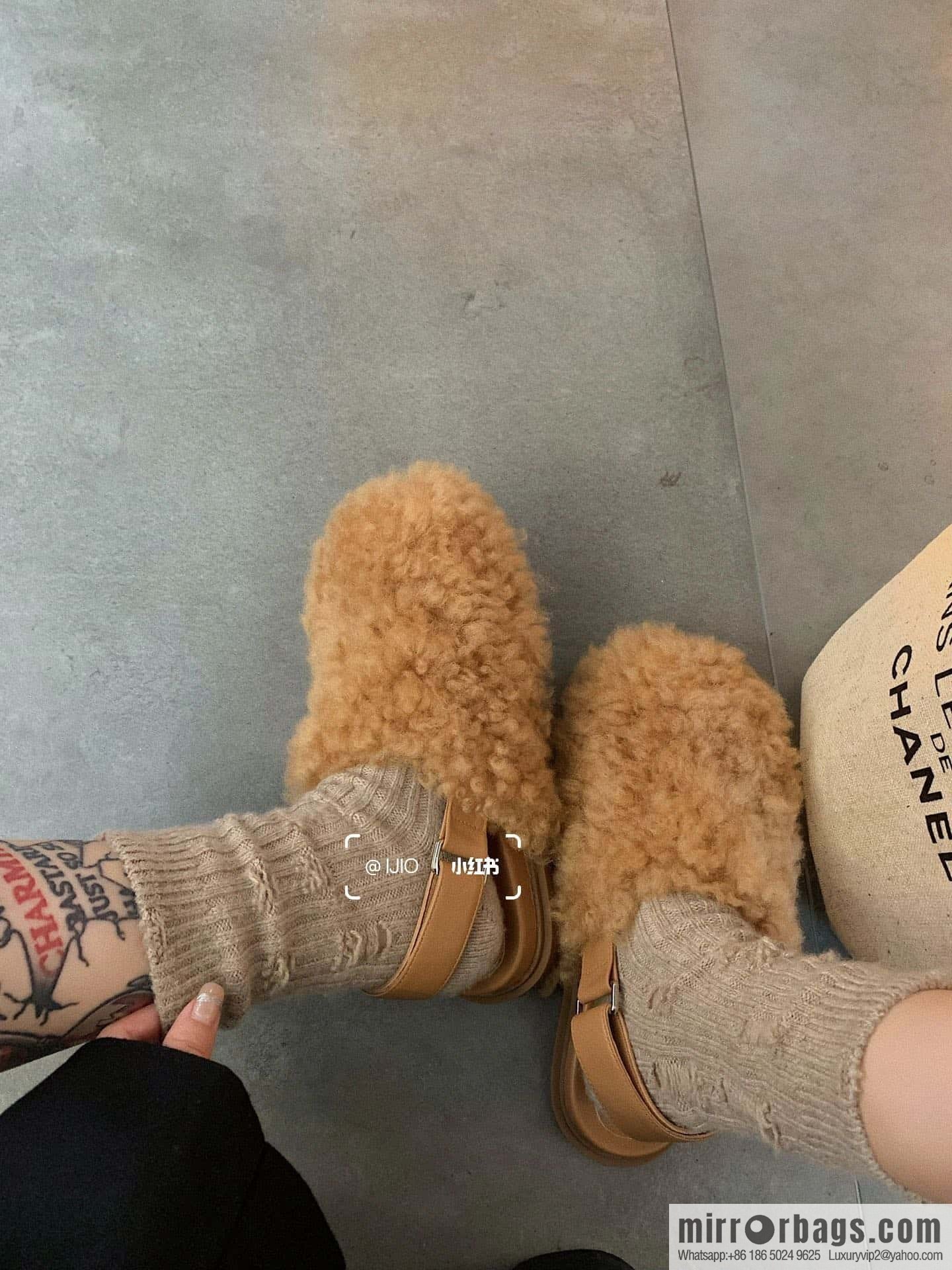 Marni autumn and winter round head fur integrated fluff slippers