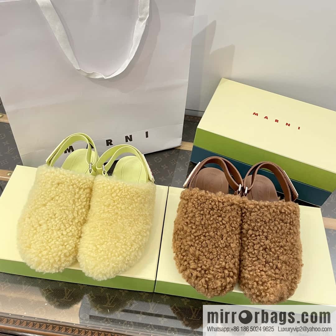 Marni autumn and winter round head fur integrated fluff slippers