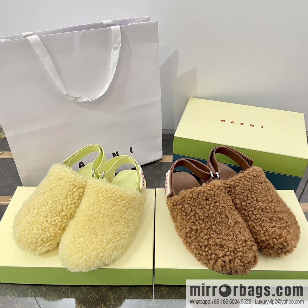 Marni autumn and winter round head fur integrated fluff slippers