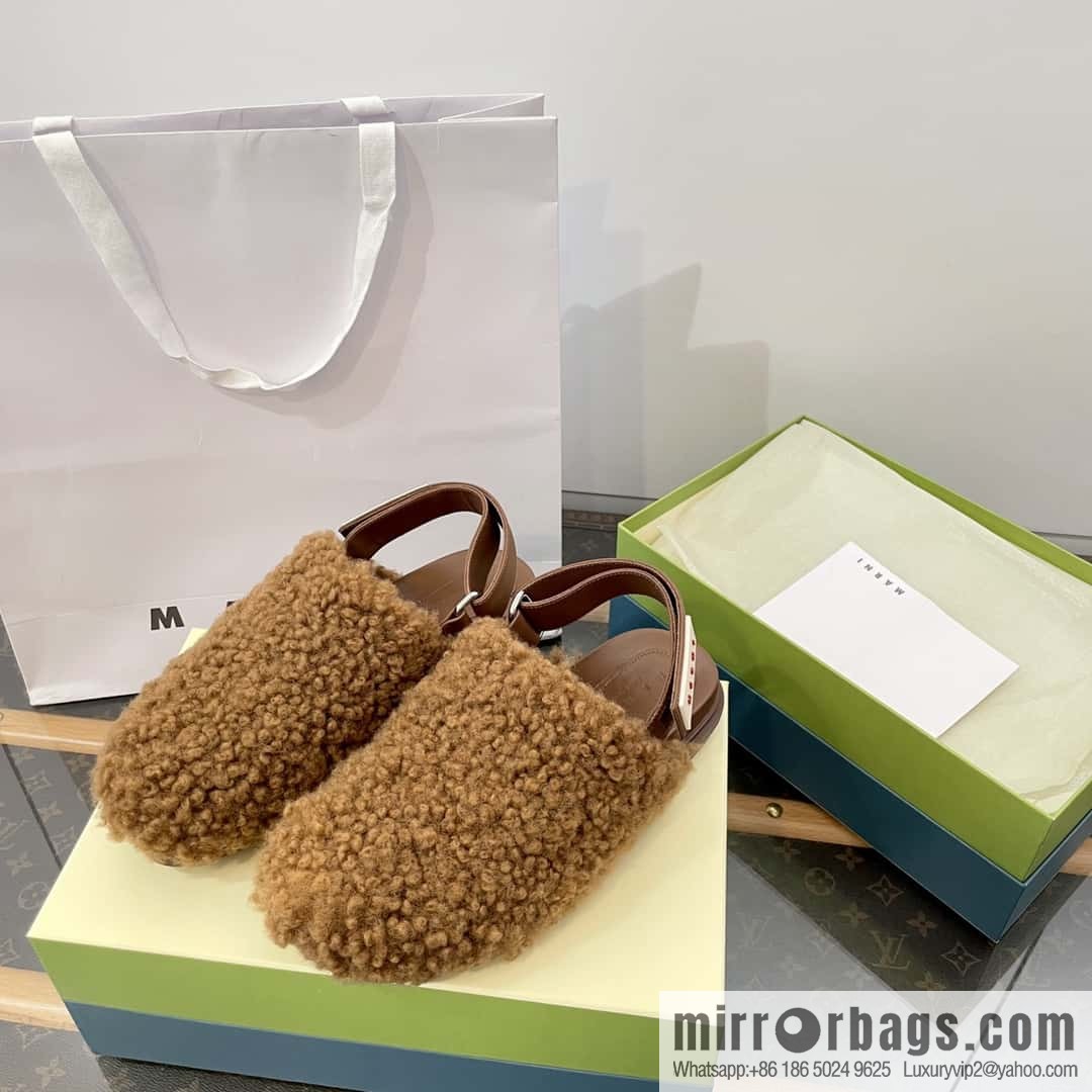 Marni autumn and winter round head fur integrated fluff slippers