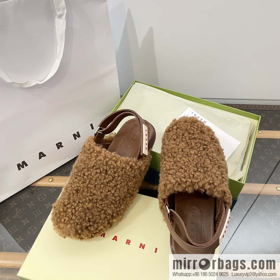 Marni autumn and winter round head fur integrated fluff slippers