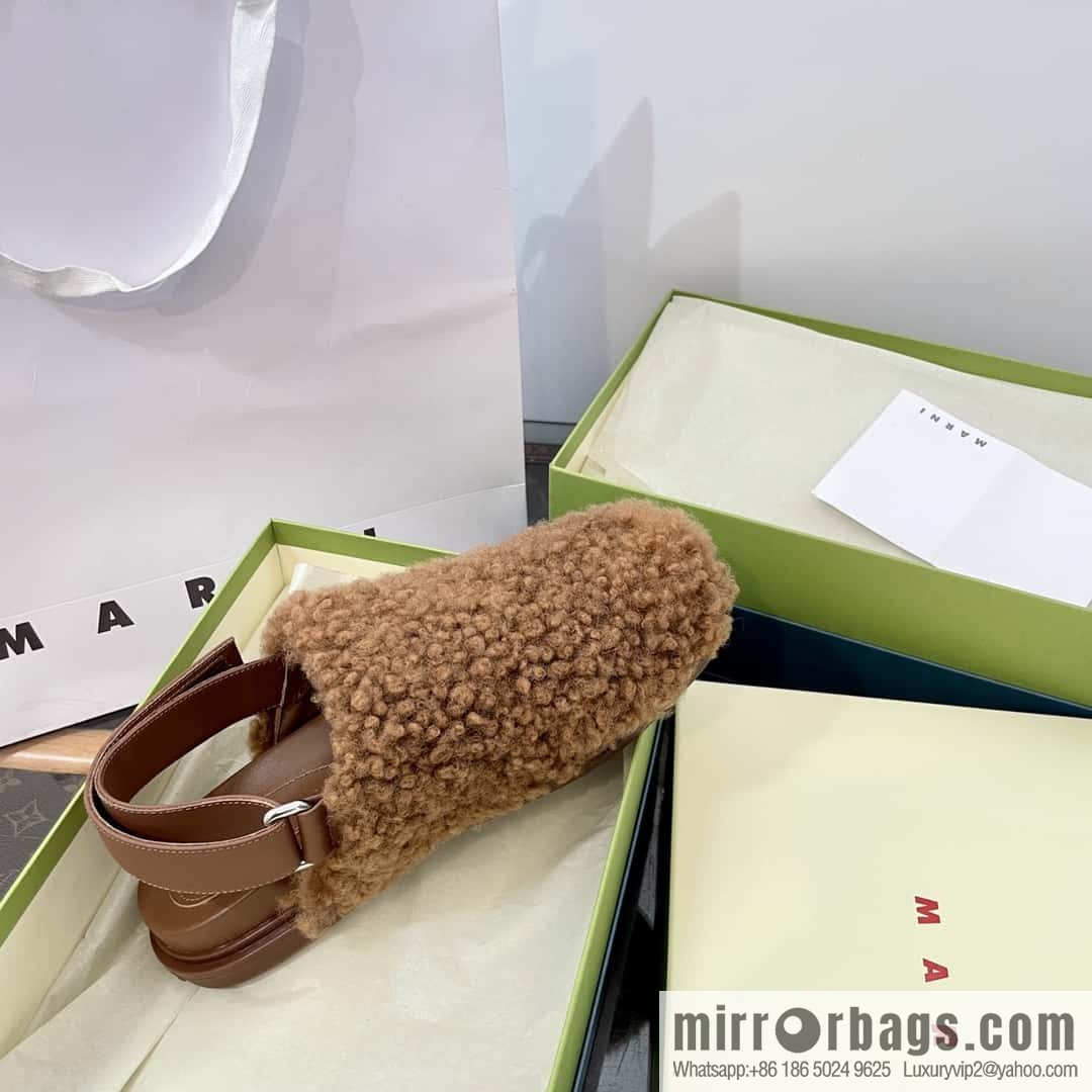 Marni autumn and winter round head fur integrated fluff slippers