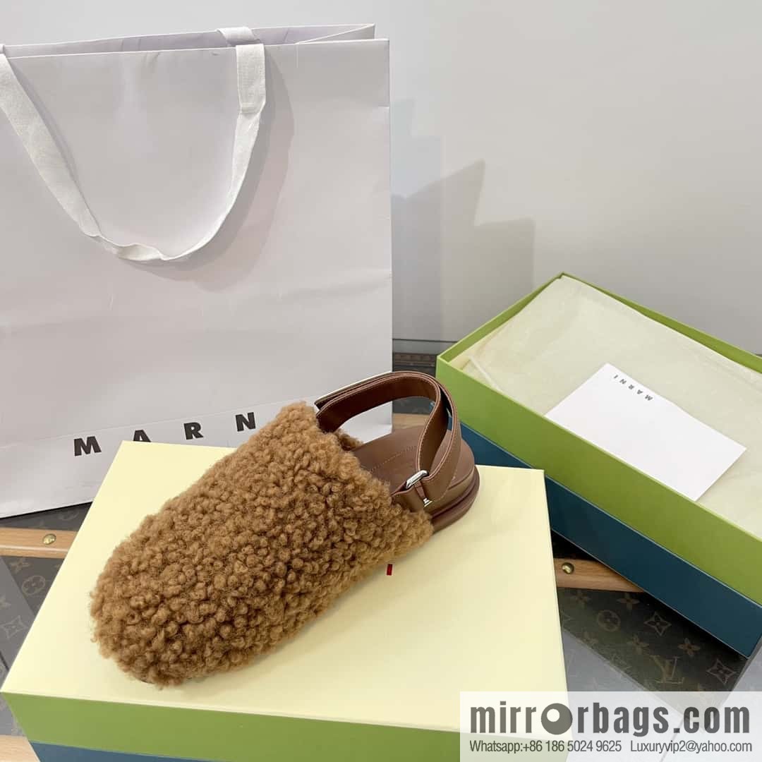 Marni autumn and winter round head fur integrated fluff slippers