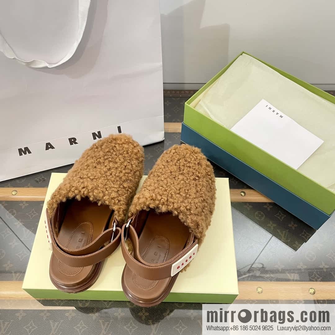 Marni autumn and winter round head fur integrated fluff slippers