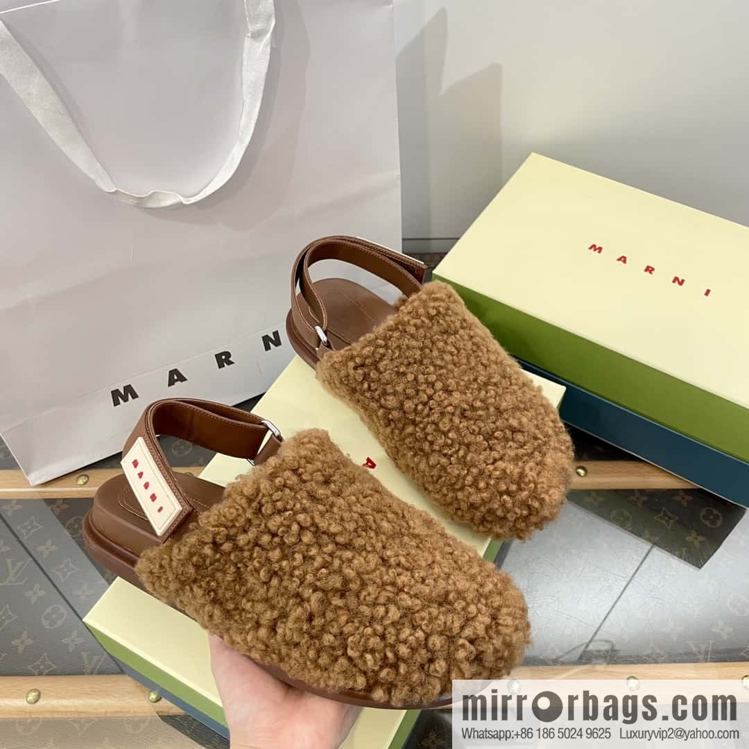 Marni autumn and winter round head fur integrated fluff slippers