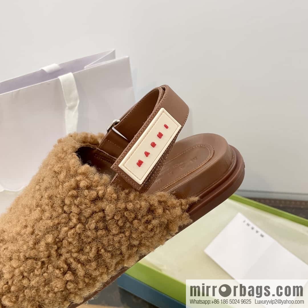 Marni autumn and winter round head fur integrated fluff slippers