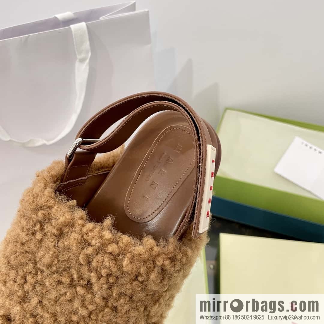 Marni autumn and winter round head fur integrated fluff slippers