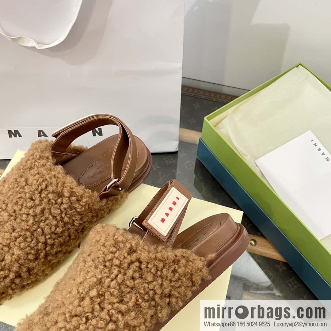 Marni autumn and winter round head fur integrated fluff slippers
