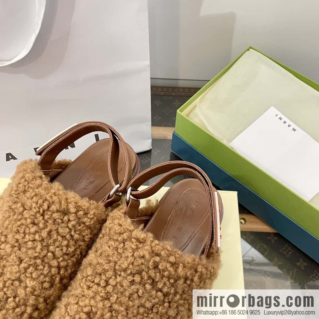 Marni autumn and winter round head fur integrated fluff slippers