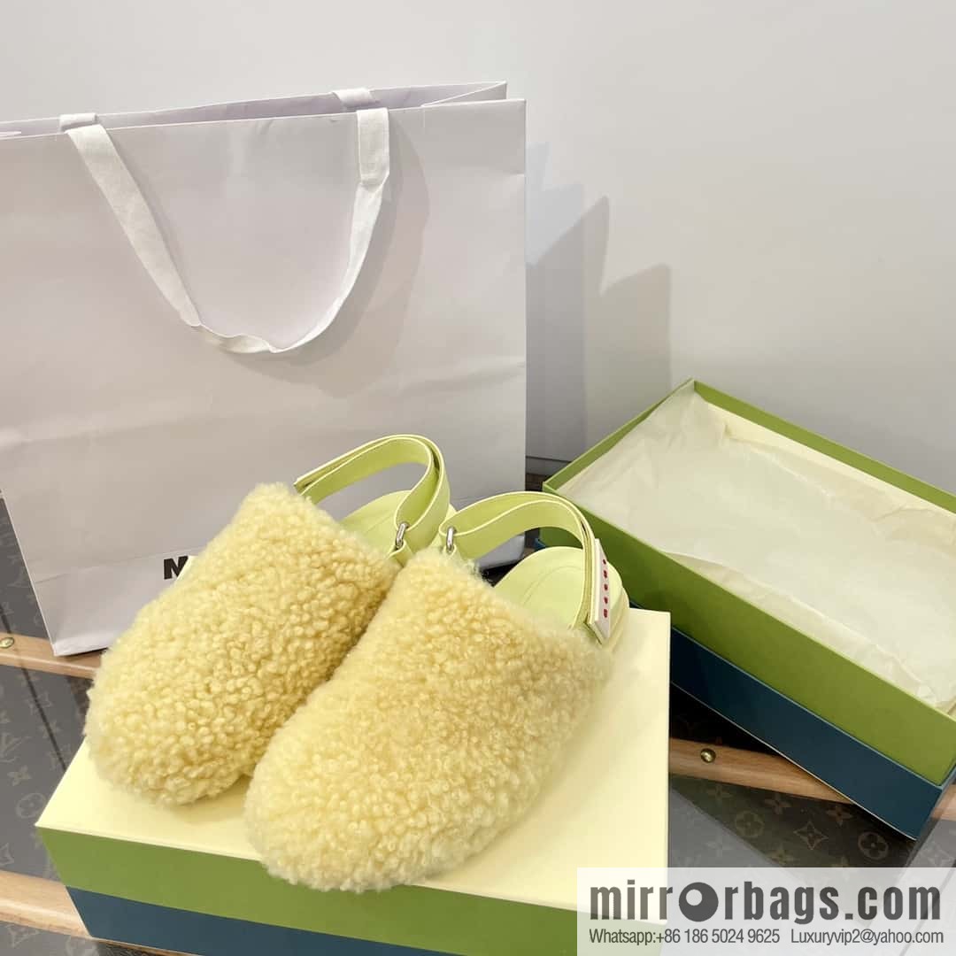 Marni autumn and winter round head fur integrated fluff slippers