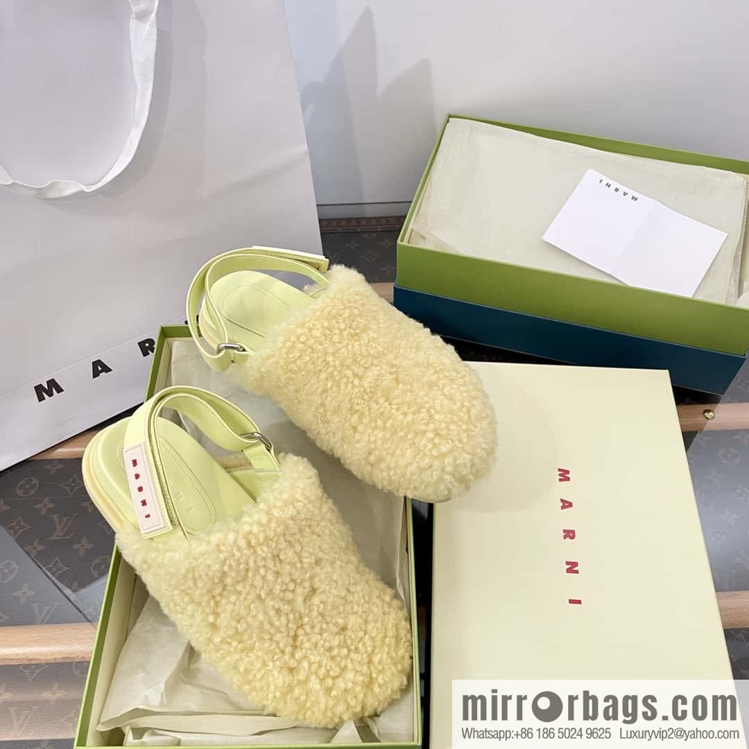 Marni autumn and winter round head fur integrated fluff slippers