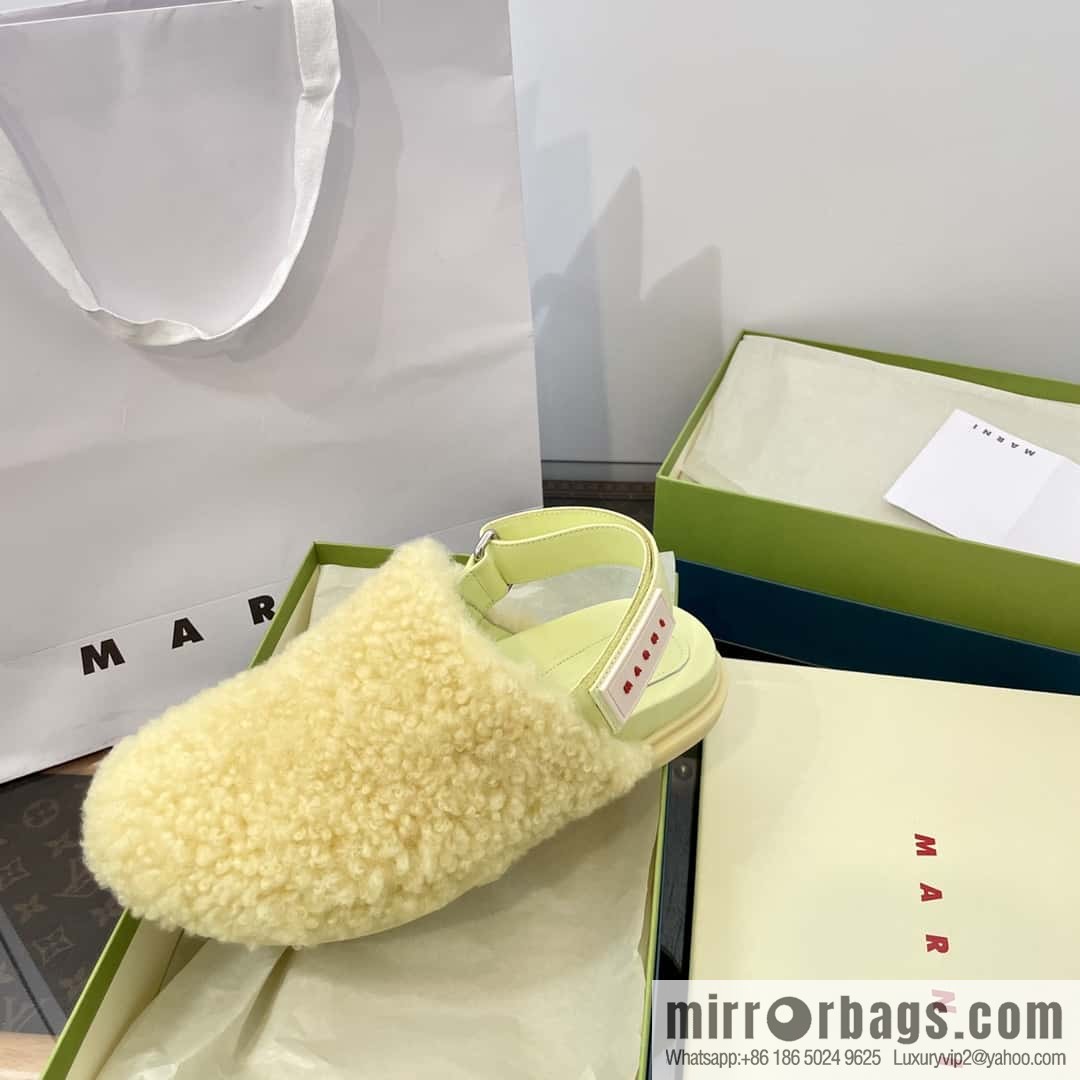 Marni autumn and winter round head fur integrated fluff slippers