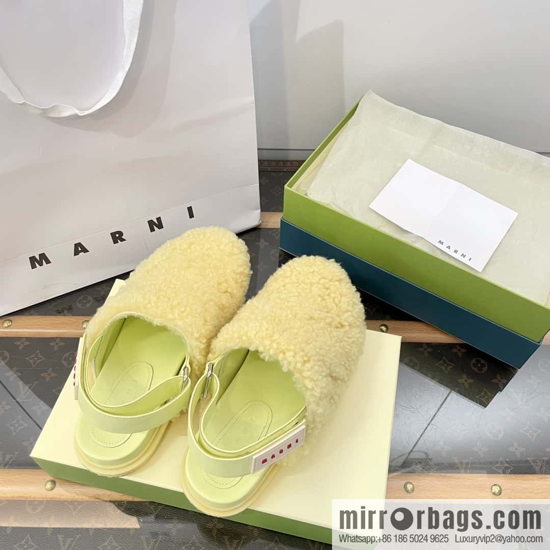 Marni autumn and winter round head fur integrated fluff slippers