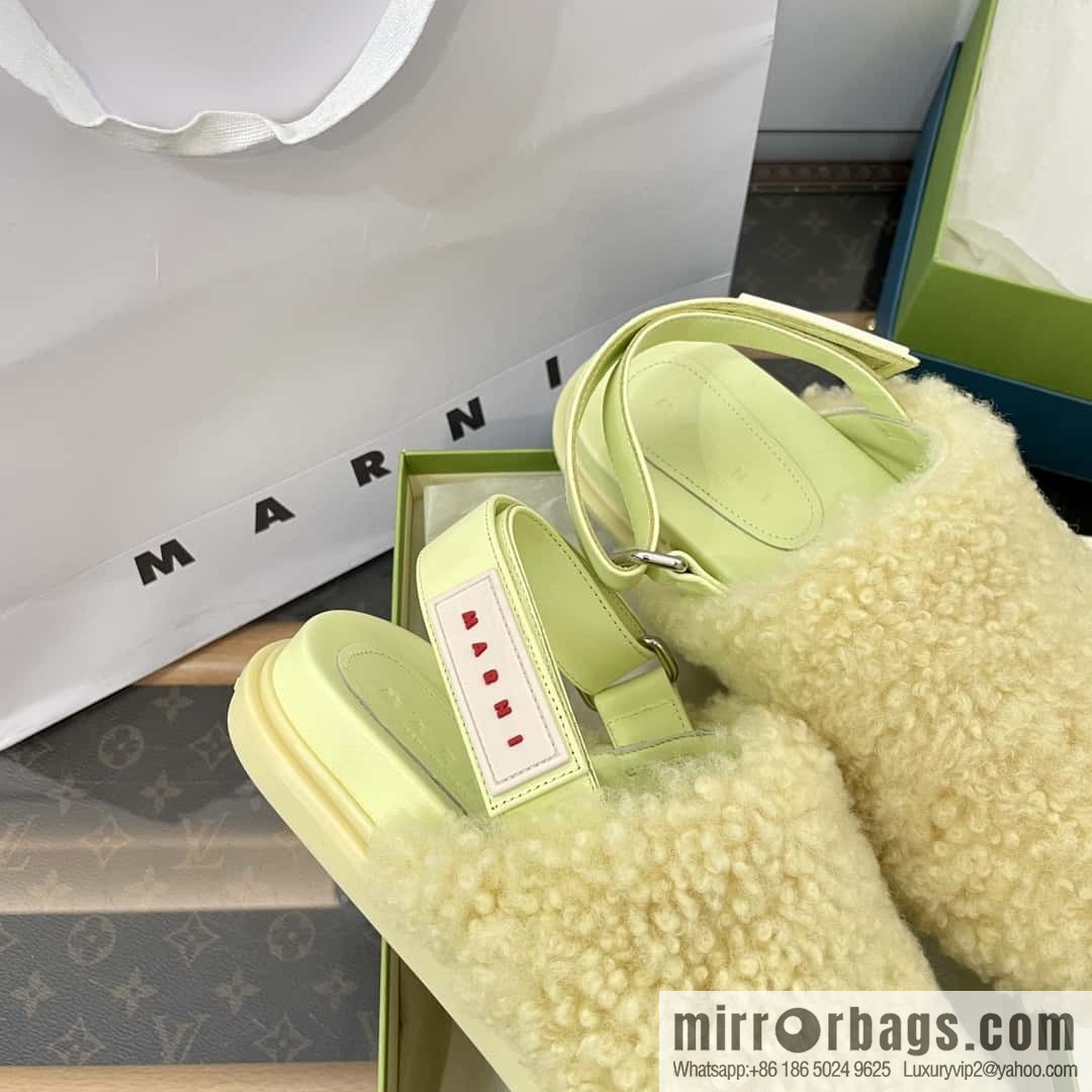 Marni autumn and winter round head fur integrated fluff slippers