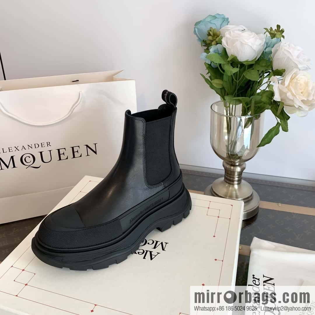 Alexander McQueen, platform black calfskin Chelsea booties