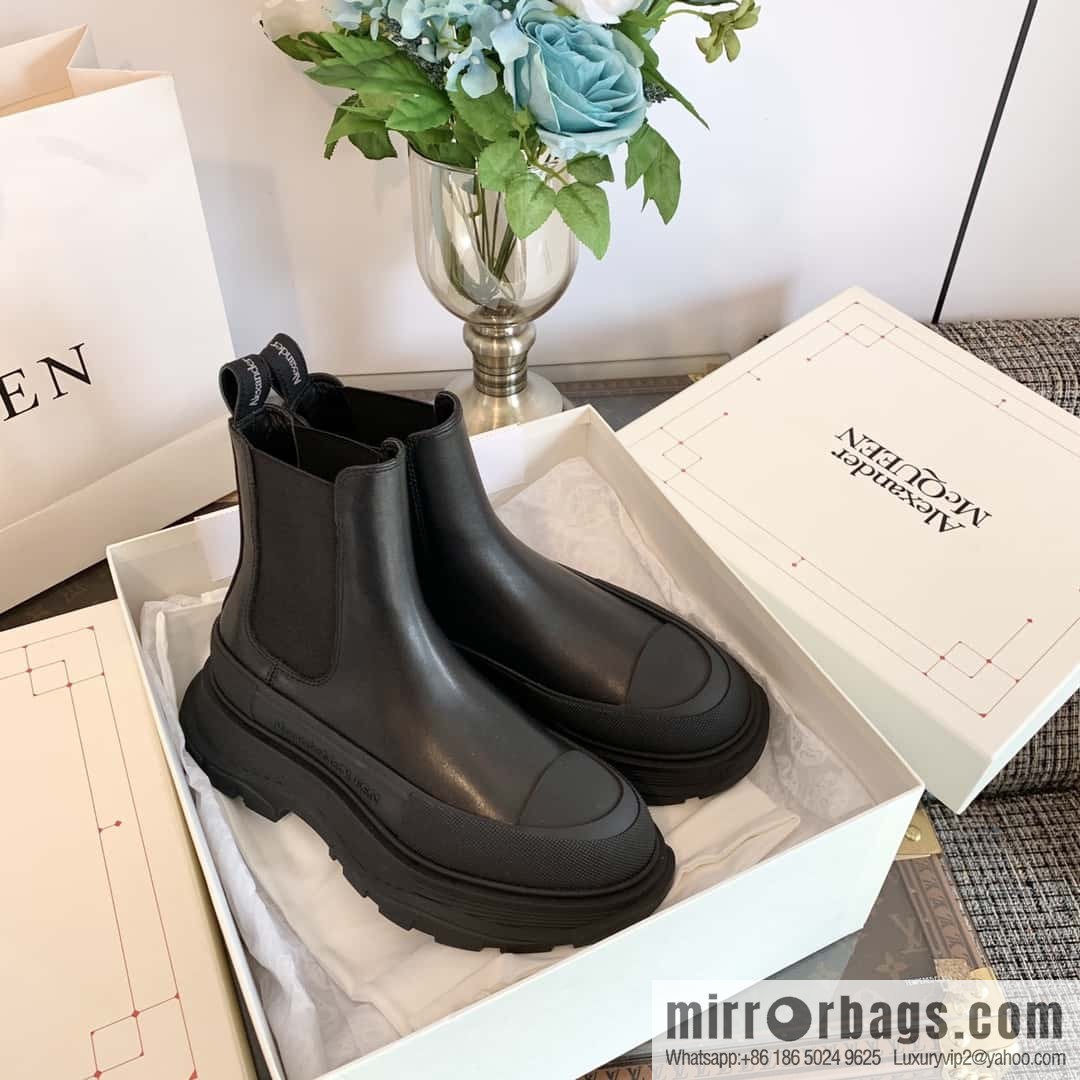 Alexander McQueen, platform black calfskin Chelsea booties