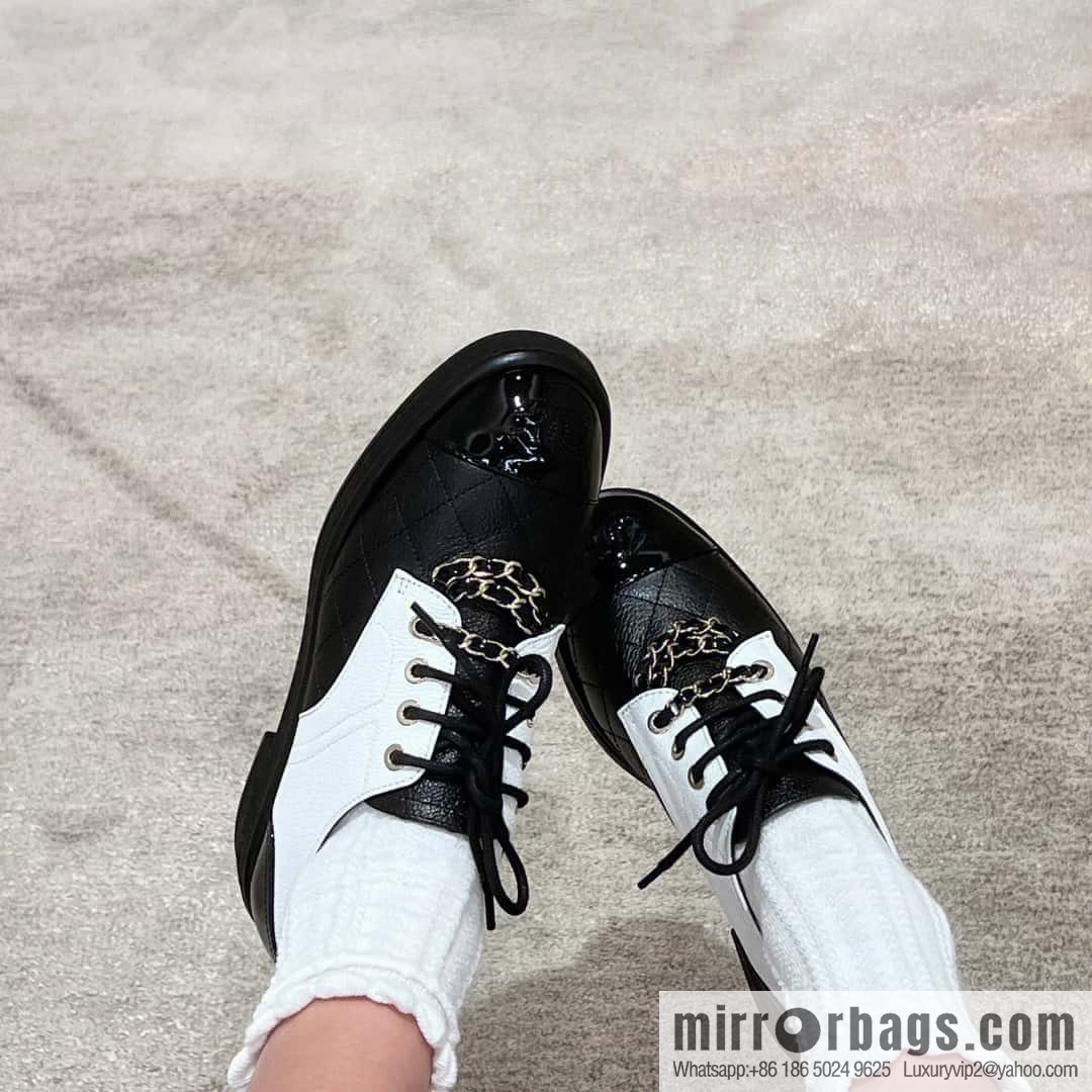 CHANEL Xiaoxiang black and white panda 🐼 chain ⛓ platform loafers