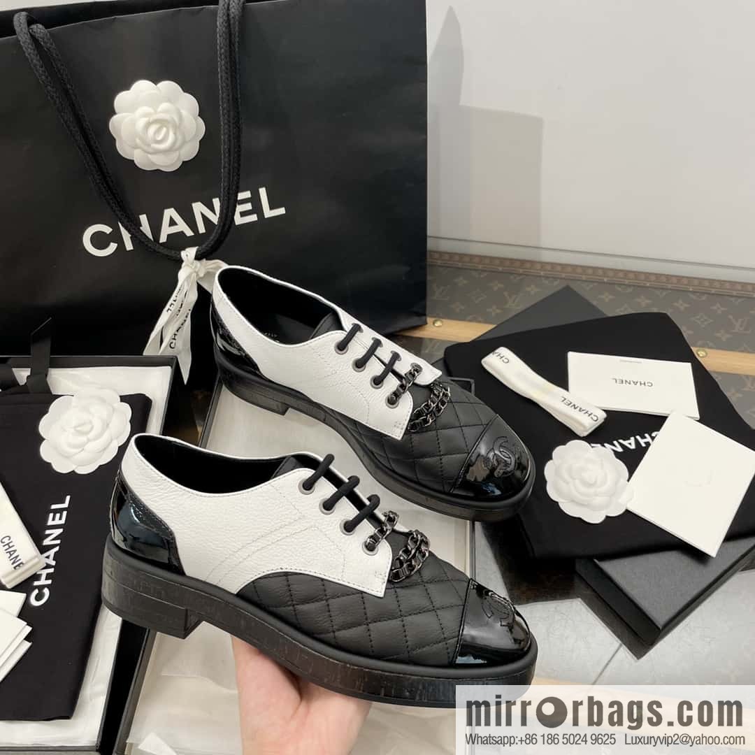 CHANEL Xiaoxiang black and white panda 🐼 chain ⛓ platform loafers