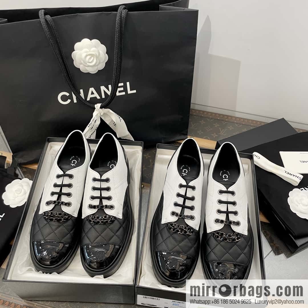 CHANEL Xiaoxiang black and white panda 🐼 chain ⛓ platform loafers