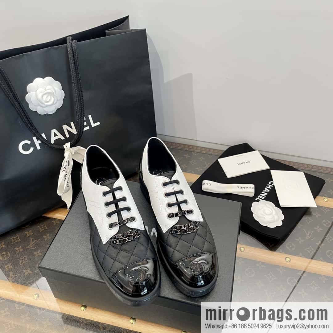 CHANEL Xiaoxiang black and white panda 🐼 chain ⛓ platform loafers