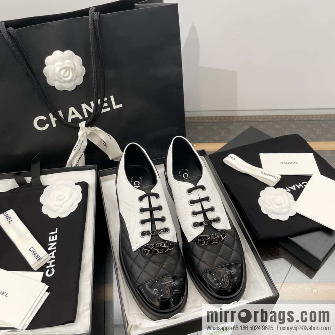 CHANEL Xiaoxiang black and white panda 🐼 chain ⛓ platform loafers