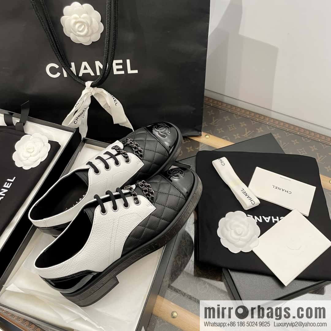 CHANEL Xiaoxiang black and white panda 🐼 chain ⛓ platform loafers