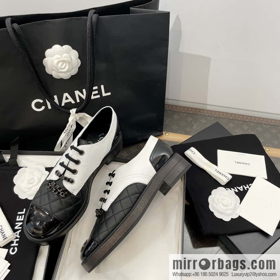 CHANEL Xiaoxiang black and white panda 🐼 chain ⛓ platform loafers