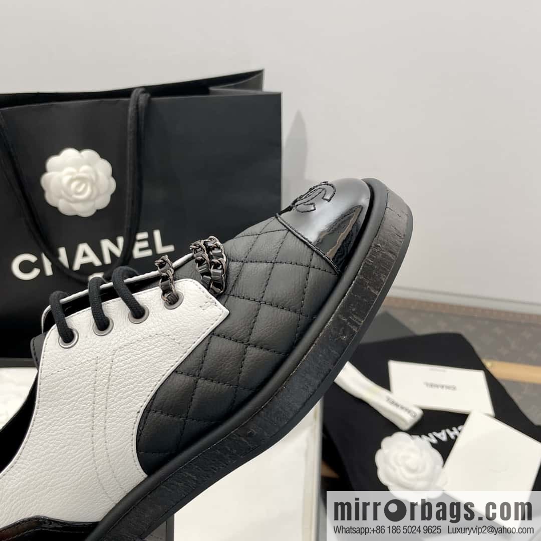 CHANEL Xiaoxiang black and white panda 🐼 chain ⛓ platform loafers