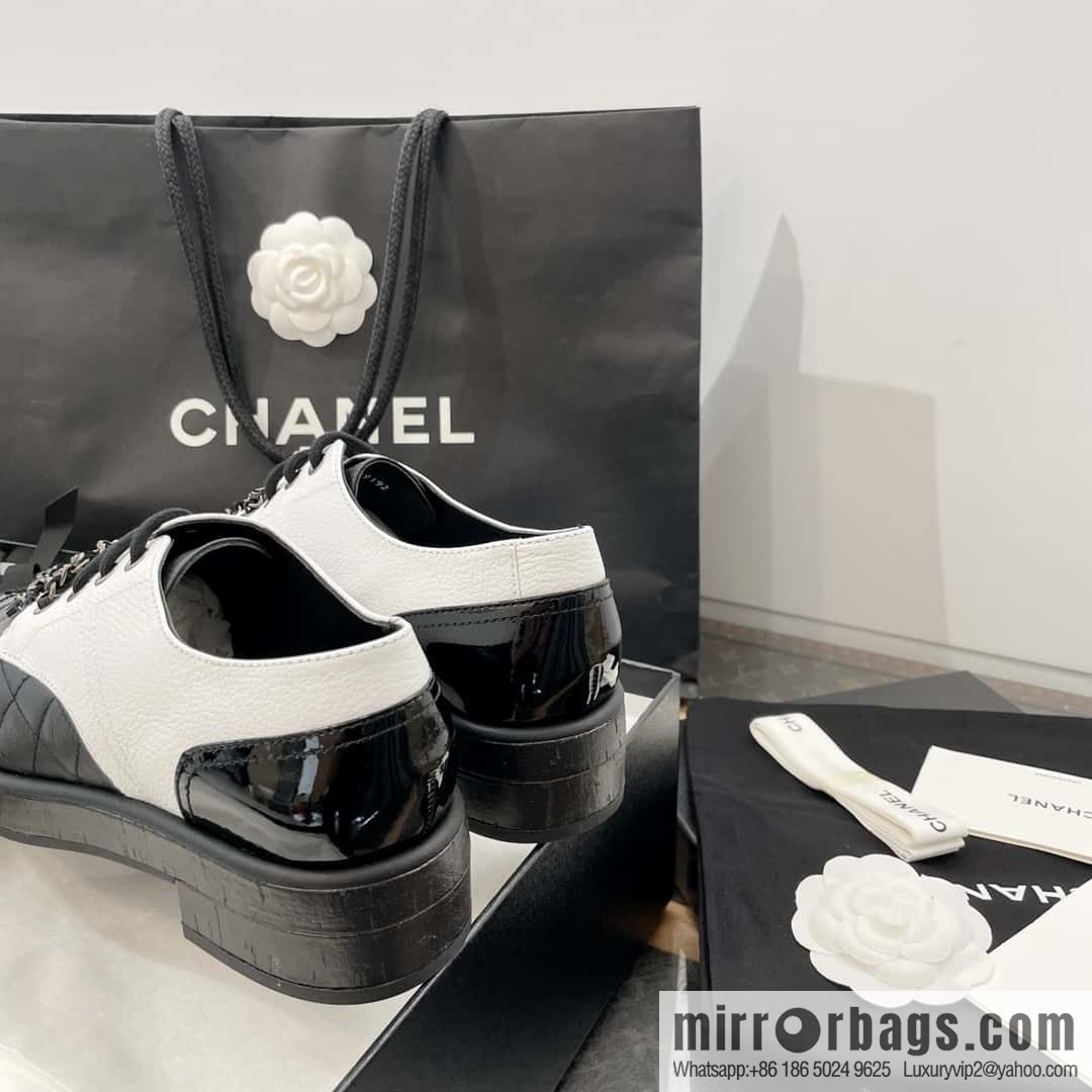 CHANEL Xiaoxiang black and white panda 🐼 chain ⛓ platform loafers