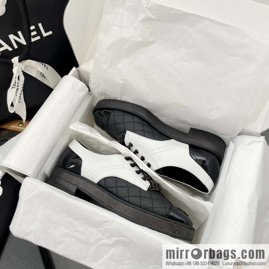 CHANEL Xiaoxiang black and white panda 🐼 chain ⛓ platform loafers