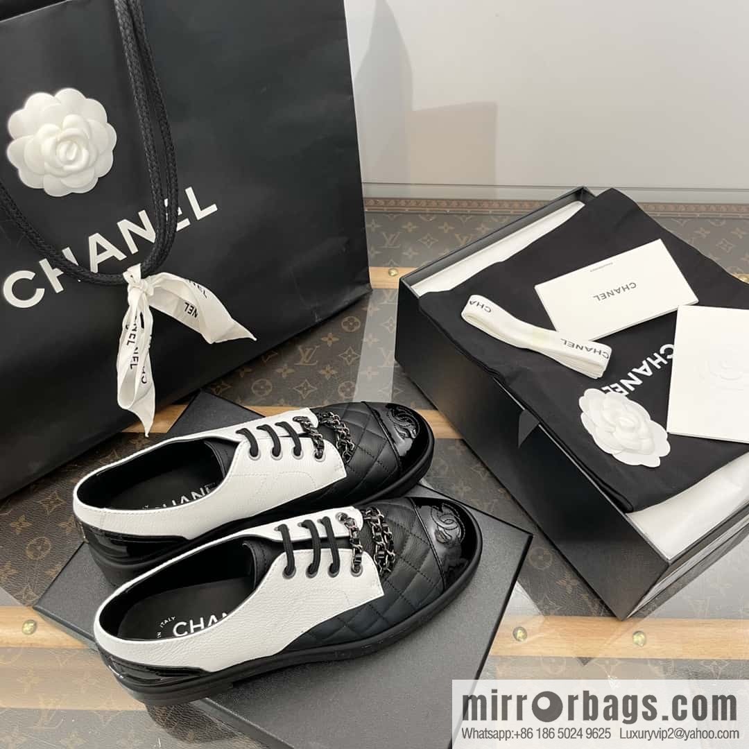 CHANEL Xiaoxiang black and white panda 🐼 chain ⛓ platform loafers