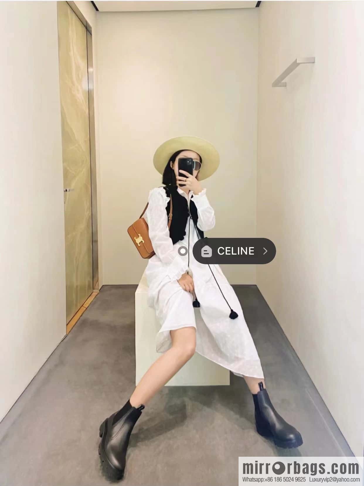 CELINE Celin in one pair of Chelsea booties