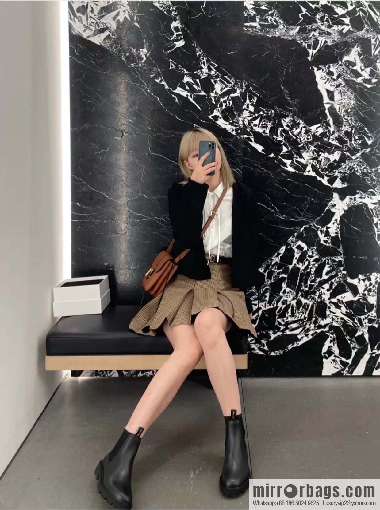 CELINE Celin in one pair of Chelsea booties