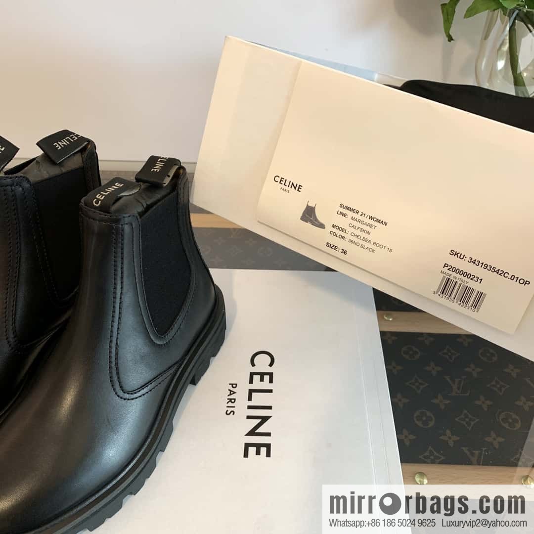 CELINE Celin in one pair of Chelsea booties