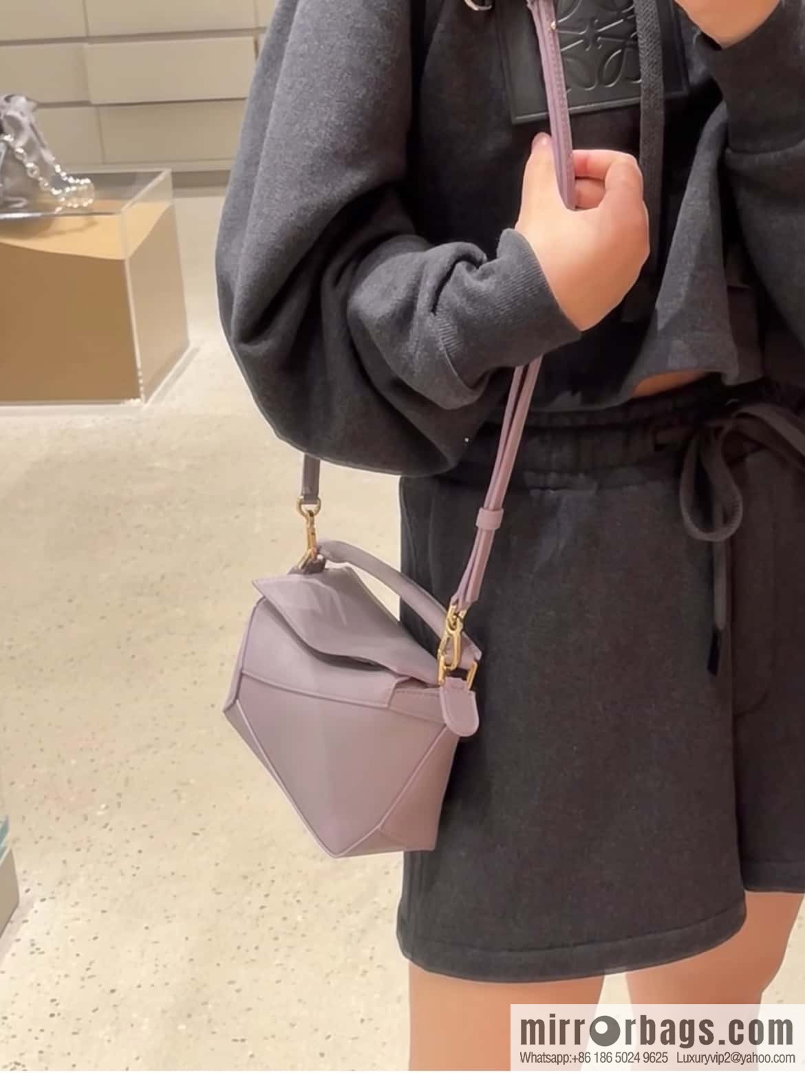 LOEWE puzzle geometric bag 18cm taro purple 0680