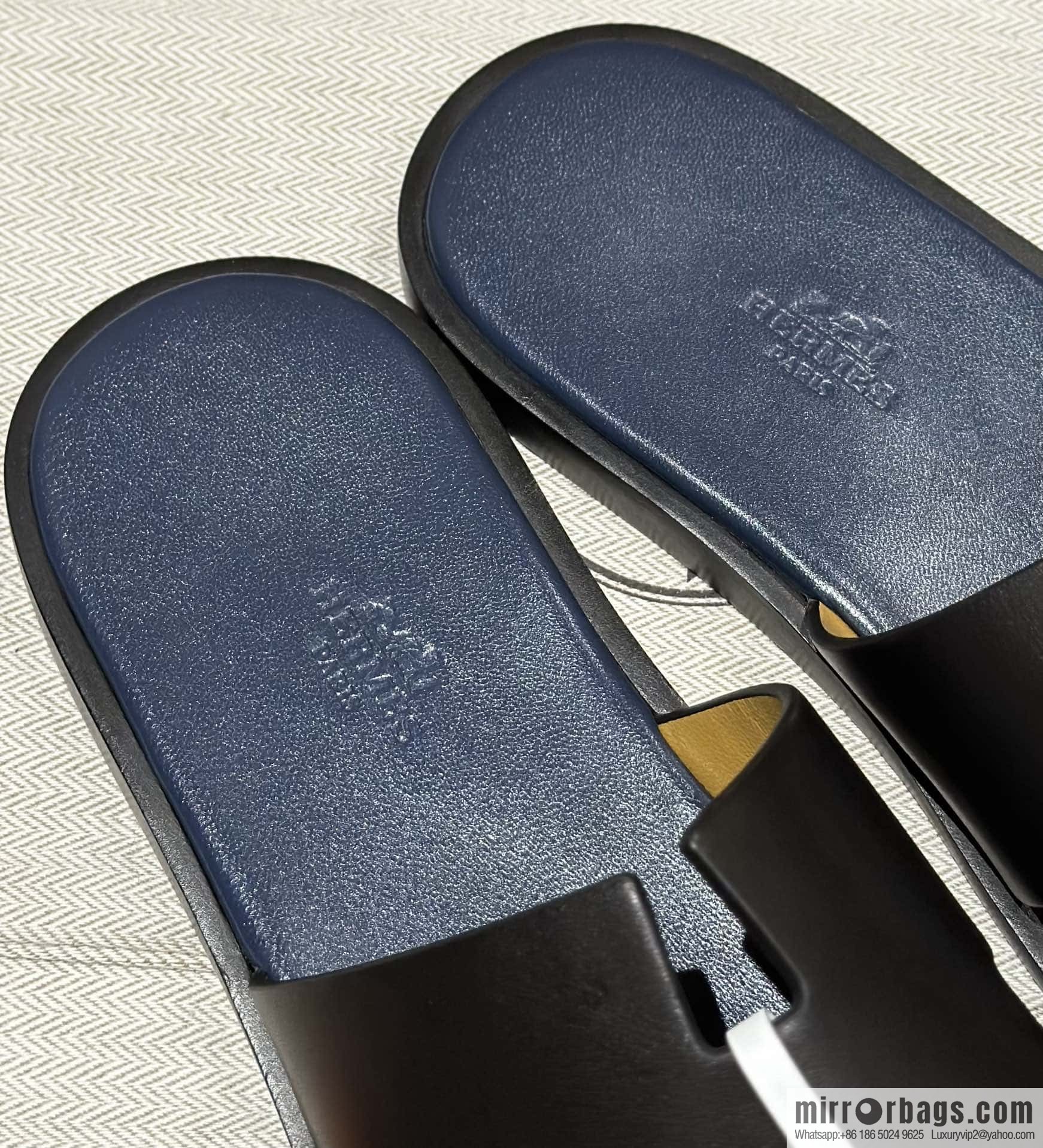Hermès men's plain-weave slippers