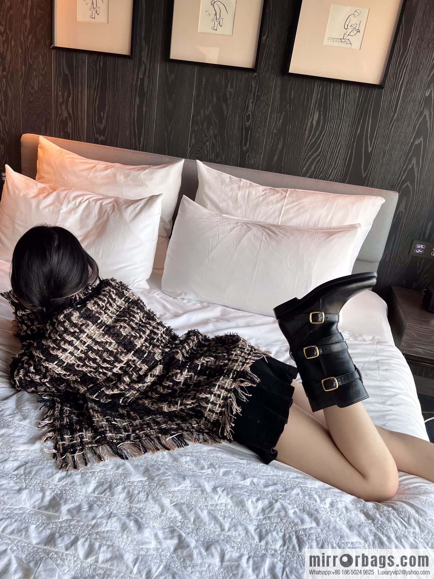 CELINE Vegetable Tanned Cow Leather Medium Tube Lace-Up Locomotive Boots