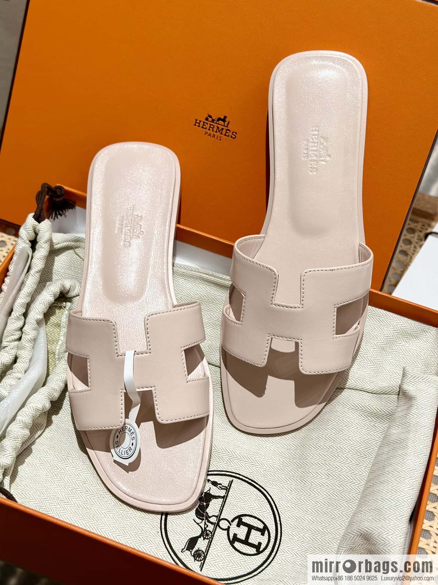 Hermès leather outsole H slippers, pink.