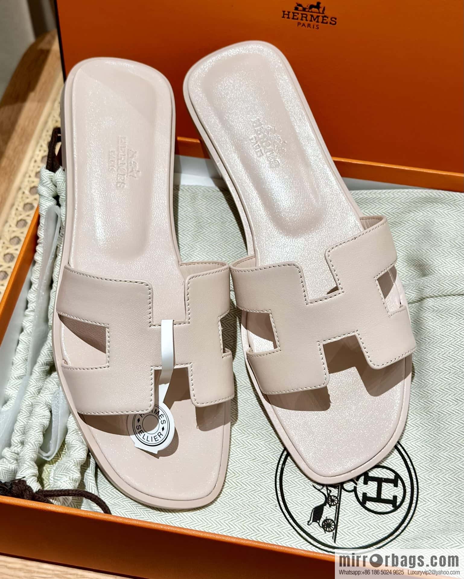 Hermès leather outsole H slippers, pink.
