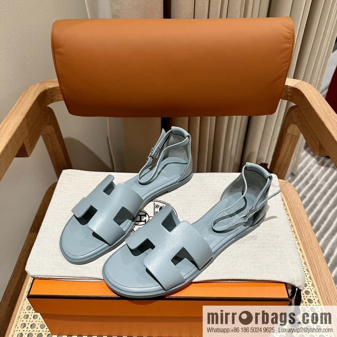 Hermès imported Italian cowhide, new small sandals, haze blue