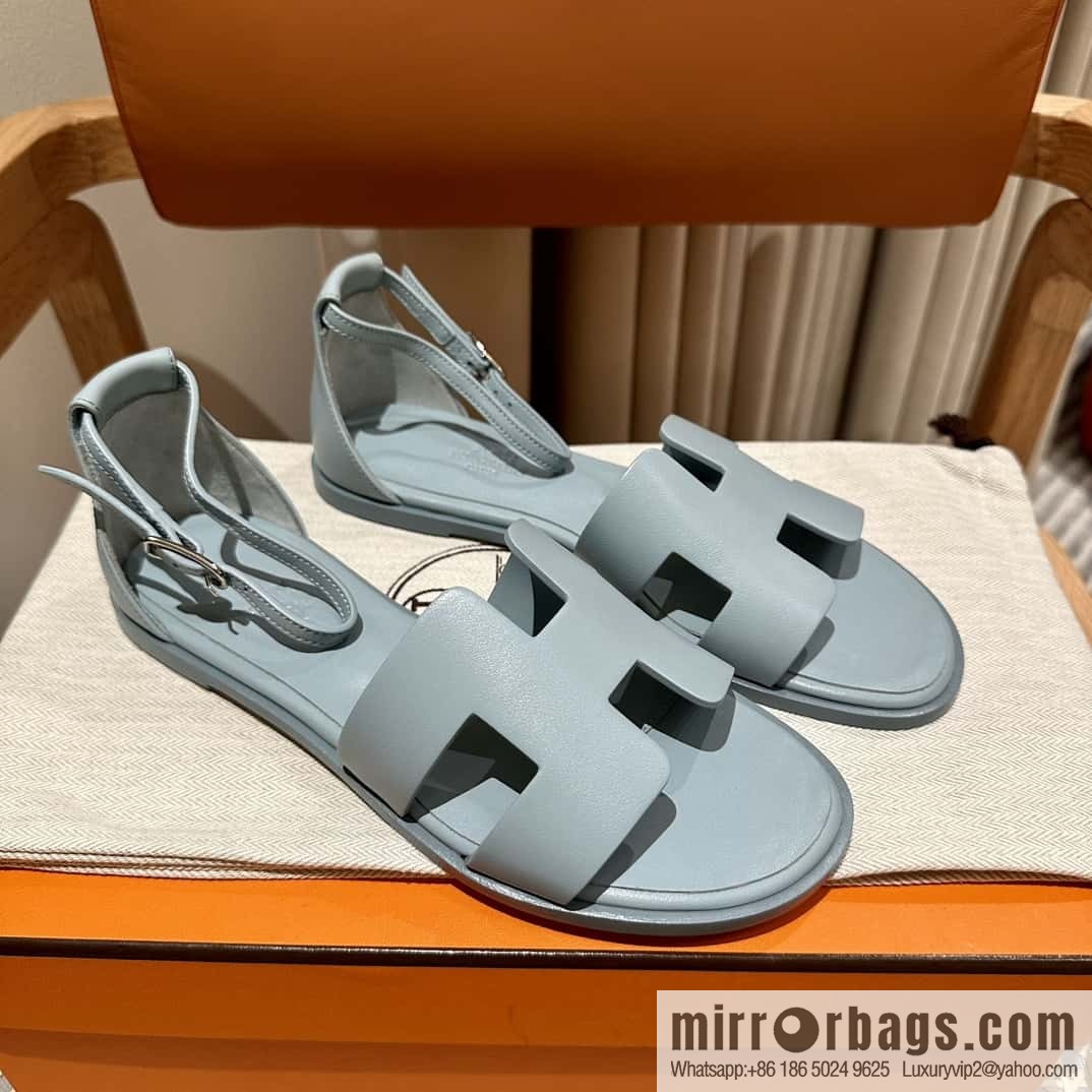Hermès imported Italian cowhide, new small sandals, haze blue