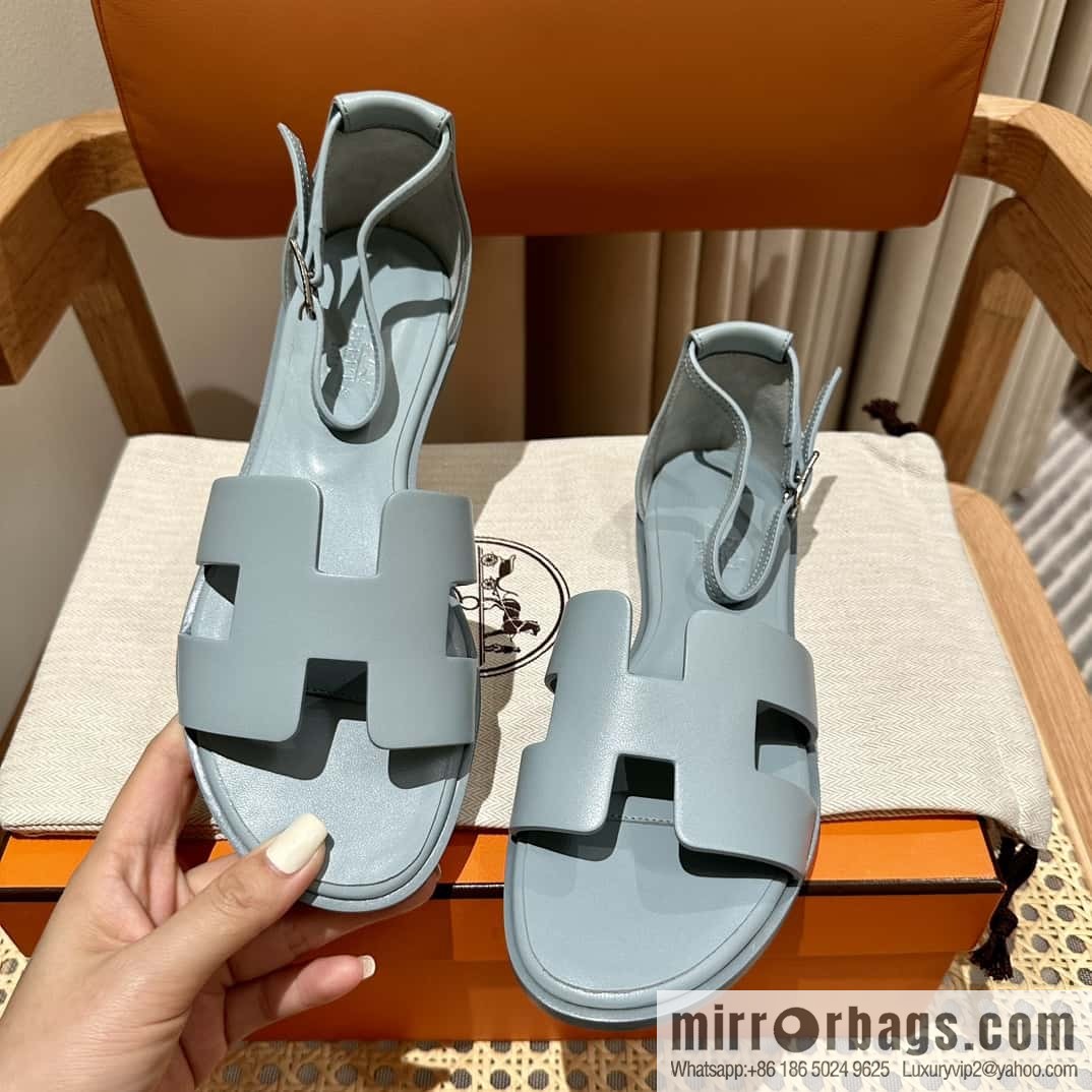Hermès imported Italian cowhide, new small sandals, haze blue