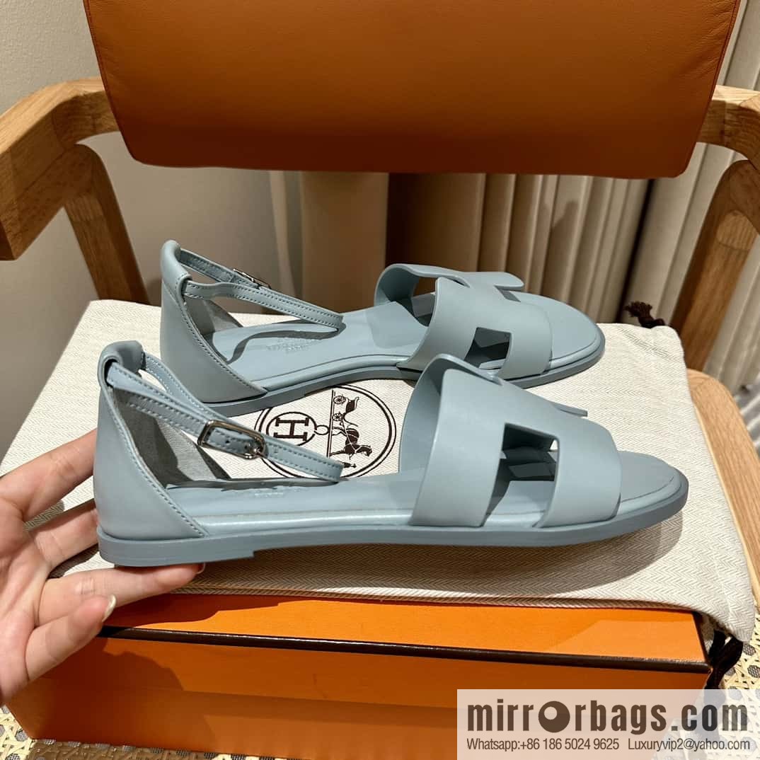 Hermès imported Italian cowhide, new small sandals, haze blue
